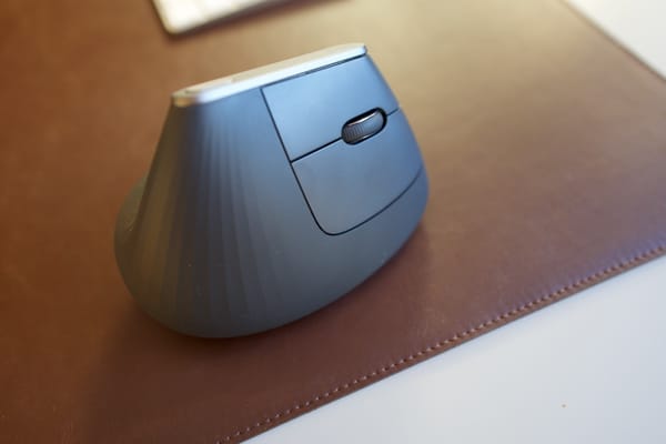 Souris ergonomique Logitech MX Vertical